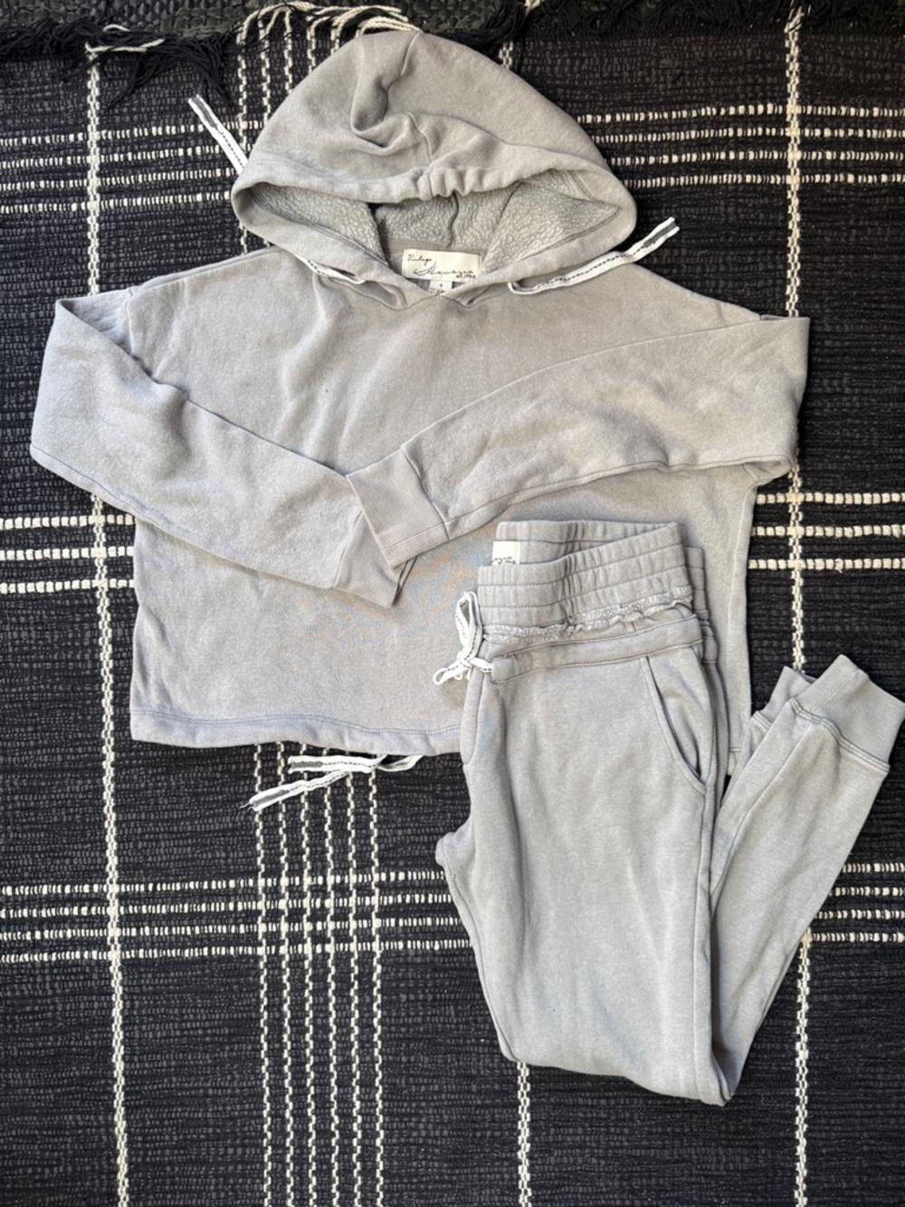 Vintage Havana Gray Two-Piece Hoodie & Jogger Set